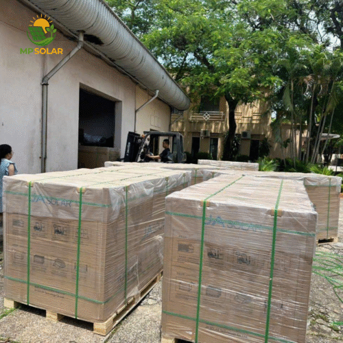 Alternative view of Tấm pin JA Solar 600W JAM66D45 LB/1500V