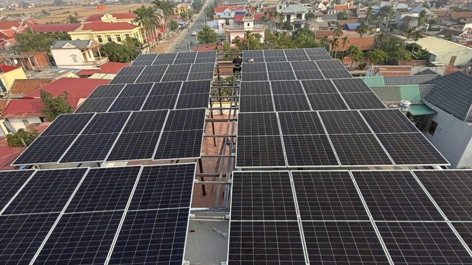 thi công điện mặt trời